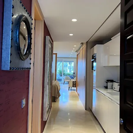 Luxury In Puente-romano Apartment