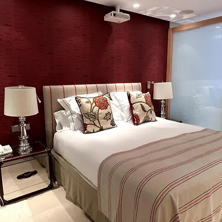 Luxury In Puente-romano